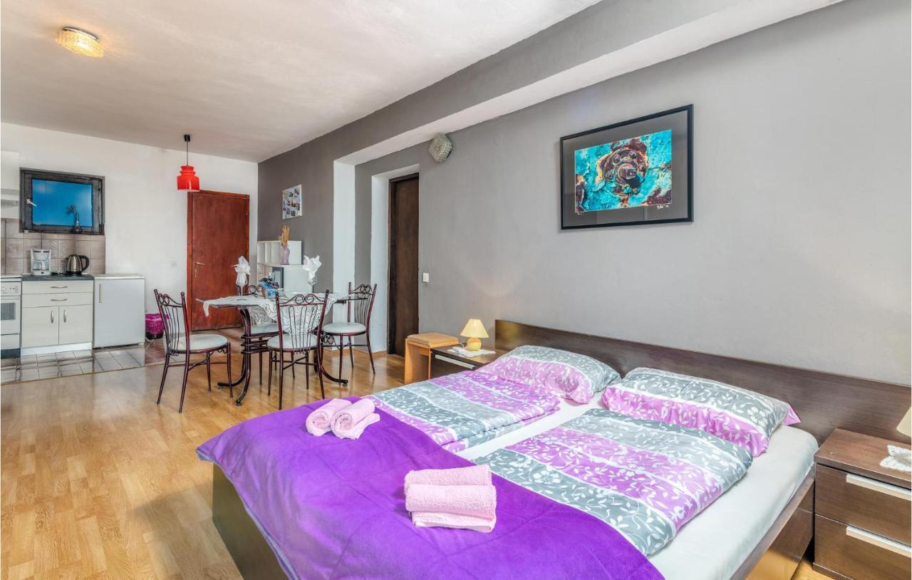 Lovely Apartment In Stara Baska With Wifi Exterior photo